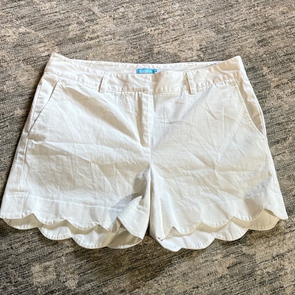 J. McLaughlin White Scalloped Hem Shorts - size 8 - cotton blend - Picture 1 of 6
